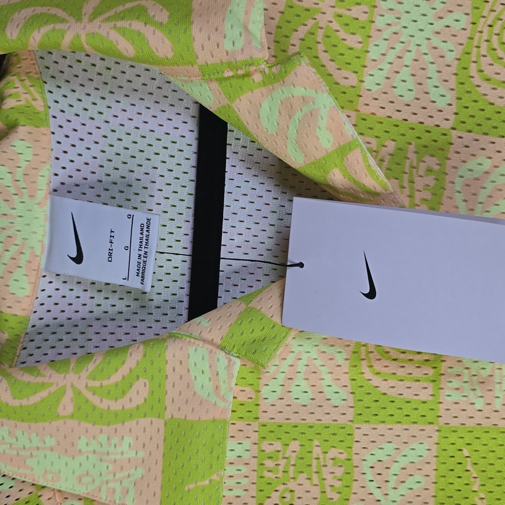 Sold Nike Yellow Casual Button Down Shirt with Geometric Pattern  size L. - Picture 5 of 8